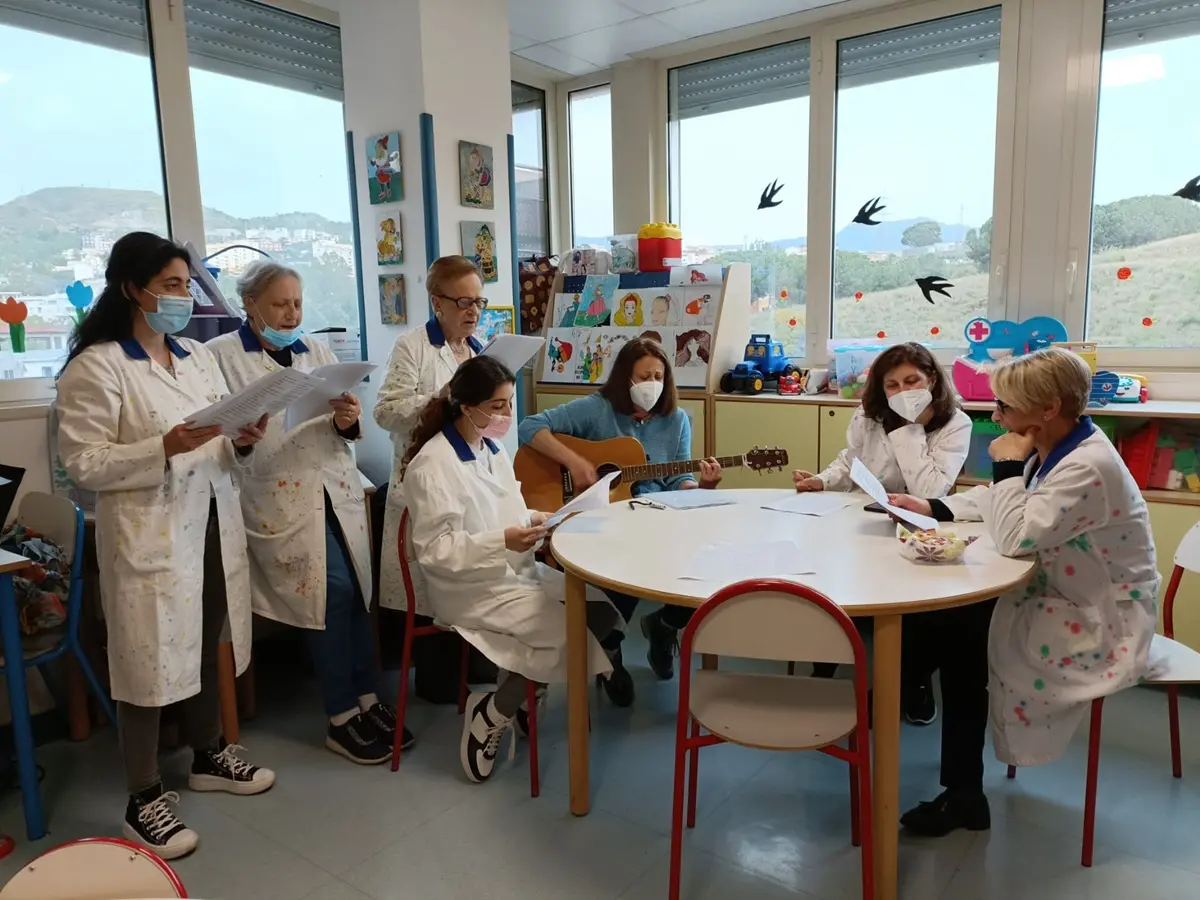 L’Avo celebra la festa della mamma nel reparto di Pediatria del Gom
