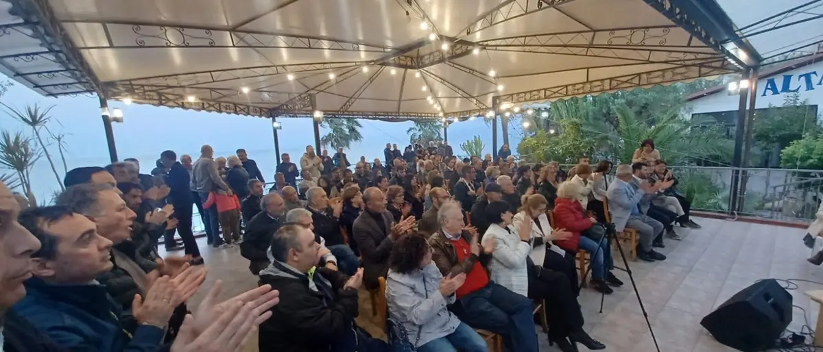 A Lazzaro si parla di modello Riace con Mario Oliverio e Mimmo Lucano