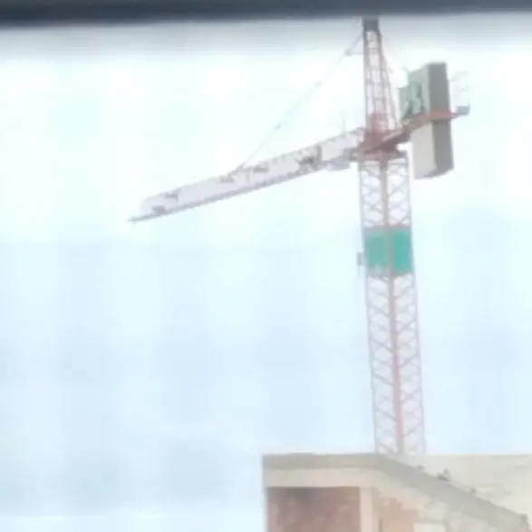 Maltempo a Reggio, Gru pericolante a Gallina: evacuate alcune abitazioni - VIDEO