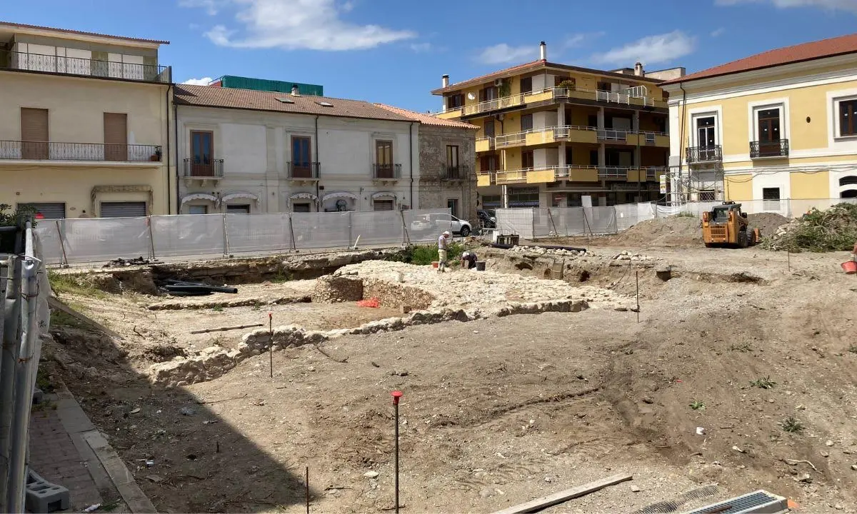 Bovalino, riemergono le antiche fondamenta della Torre Scinosa