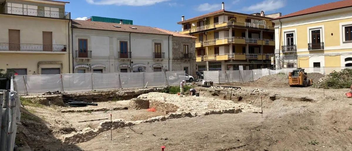 Bovalino, riemergono le antiche fondamenta della Torre Scinosa