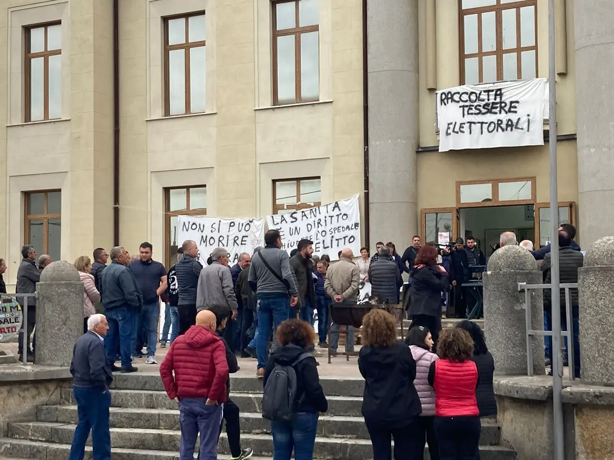 Ospedale di Oppido, l’ambulanza del 118 resta senza medico a bordo