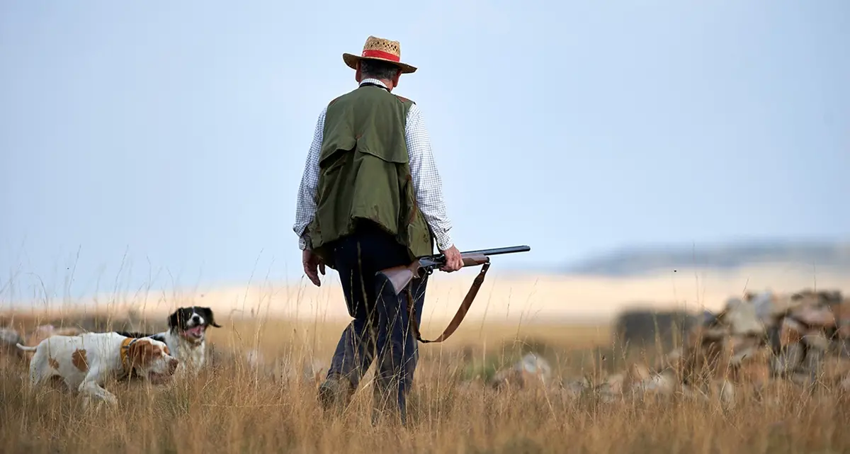 Fucile da caccia in mano ad un 14enne, il video sui social fa scattare le indagini per un cacciatore di Pianopoli\n