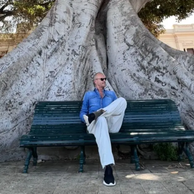 Biagio Antonacci, relax sul lungomare di Reggio prima del concerto