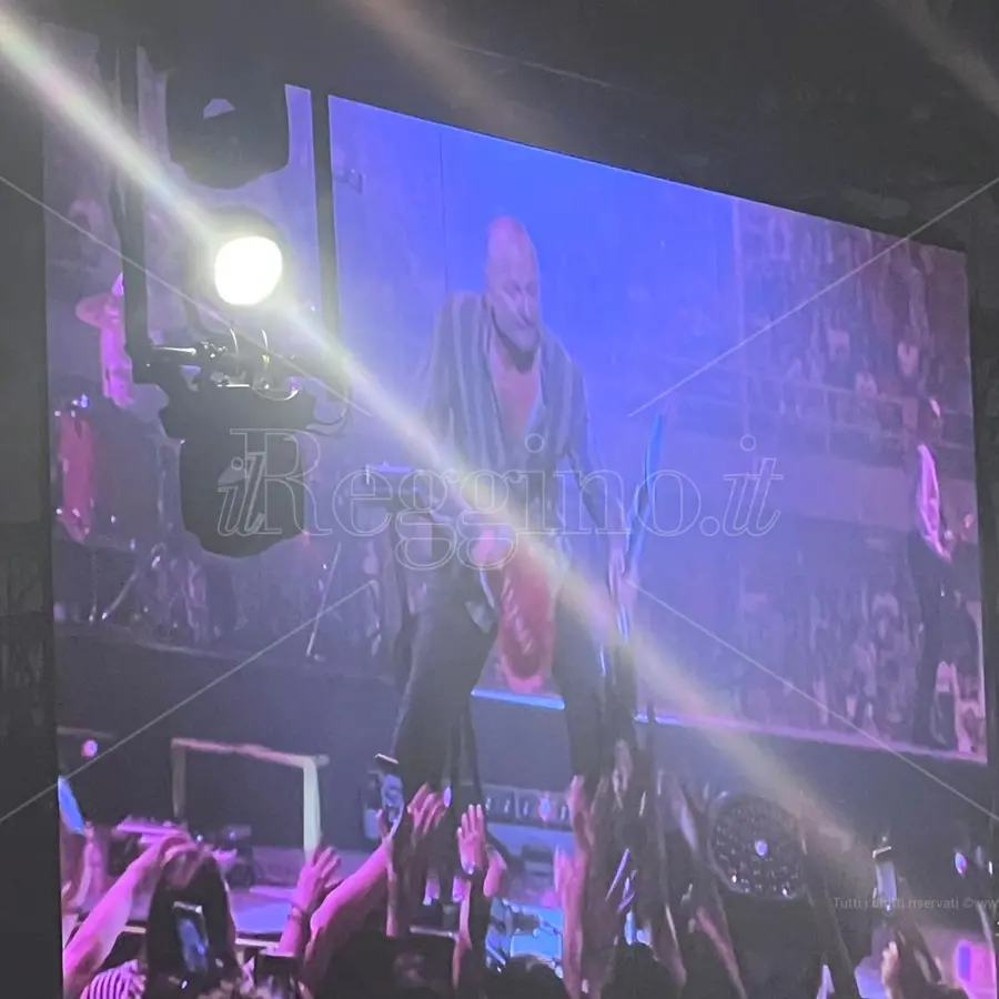 Reggio, al palaCalafiore Biagio Antonacci in concerto - FOTO