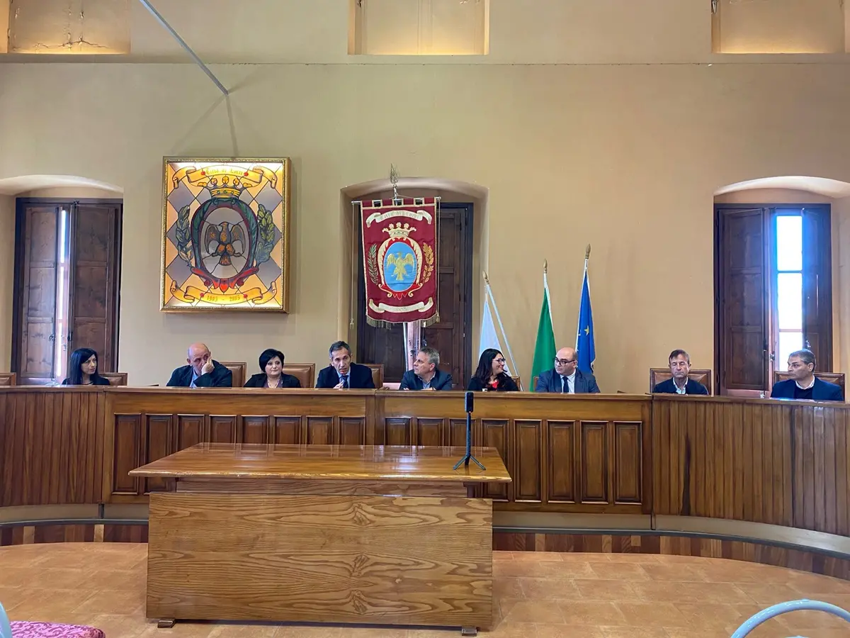 Locri, Fontana presenta la sua squadra: «Nessuna pretesa per ricoprire posti in Giunta»