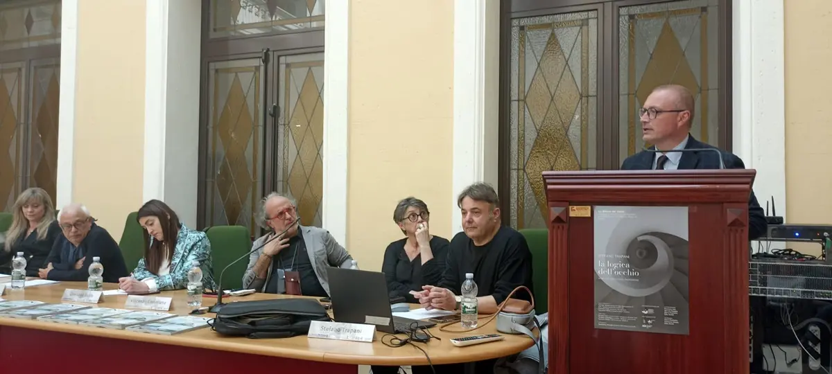 Reggio, Versace al convegno \"La logica dell’occhio\": «Riappropriarsi del bello e di ciò che ci emoziona»