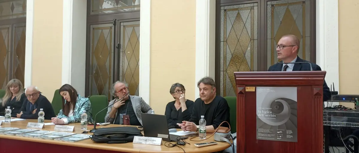 Reggio, Versace al convegno \"La logica dell’occhio\": «Riappropriarsi del bello e di ciò che ci emoziona»