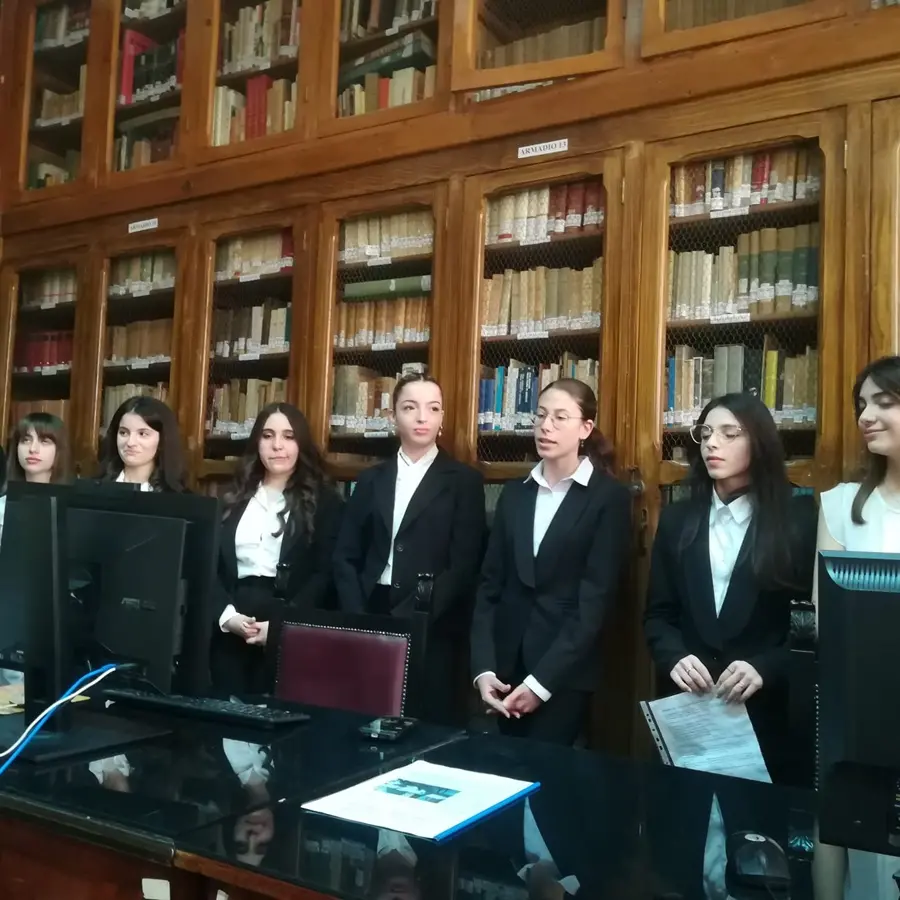 Reggio, l’Accademia del Tempo Libero visita l’antichissima biblioteca del \"Campanella\"