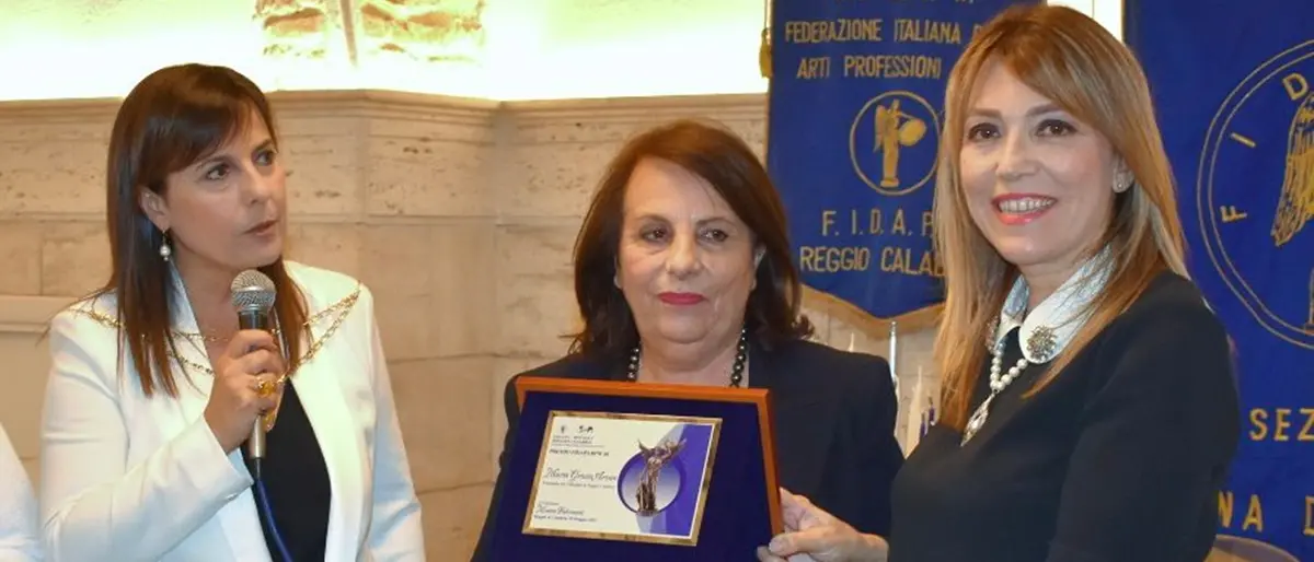 Cerimonia candele Fidapa Bpw 2023 a Reggio: premiate Arena e Caracciolo