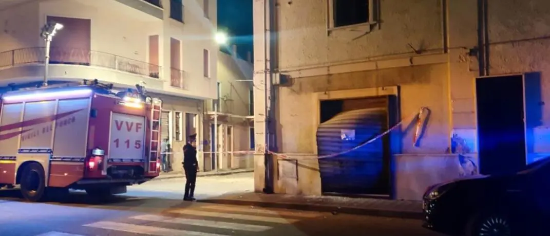 Reggio, paura a Catona: bomba contro una rosticceria