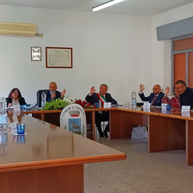 Condofuri, la maggioranza si sgretola e mette a rischio l'agibilità politica in Consiglio: Paino senza numeri