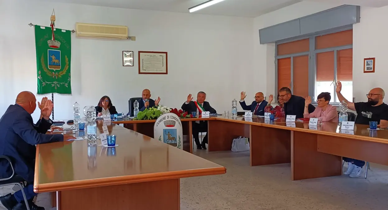 Condofuri, la maggioranza si sgretola e mette a rischio l'agibilità politica in Consiglio: Paino senza numeri