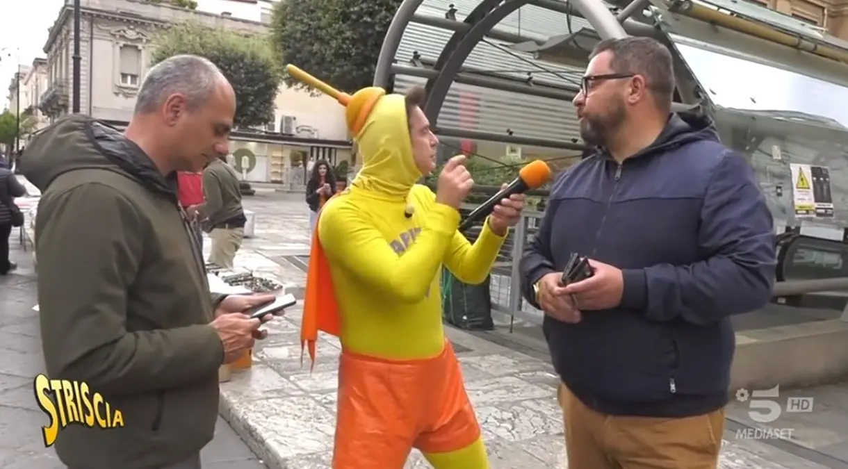 Striscia la Notizia a Reggio, in onda la puntata di denuncia sul tapis roulant: ma intanto sono arrivati finanziamenti