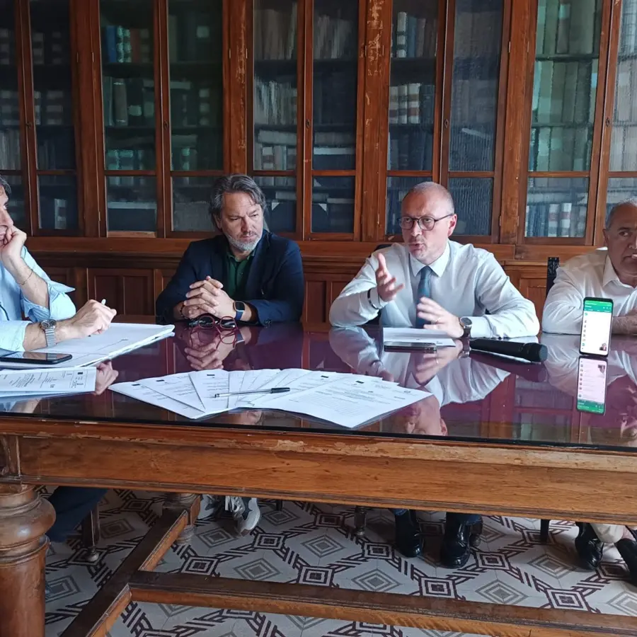 Reggio, in arrivo bus extraurbani elettrici e sei stazioni di ricarica sul territorio metropolitano