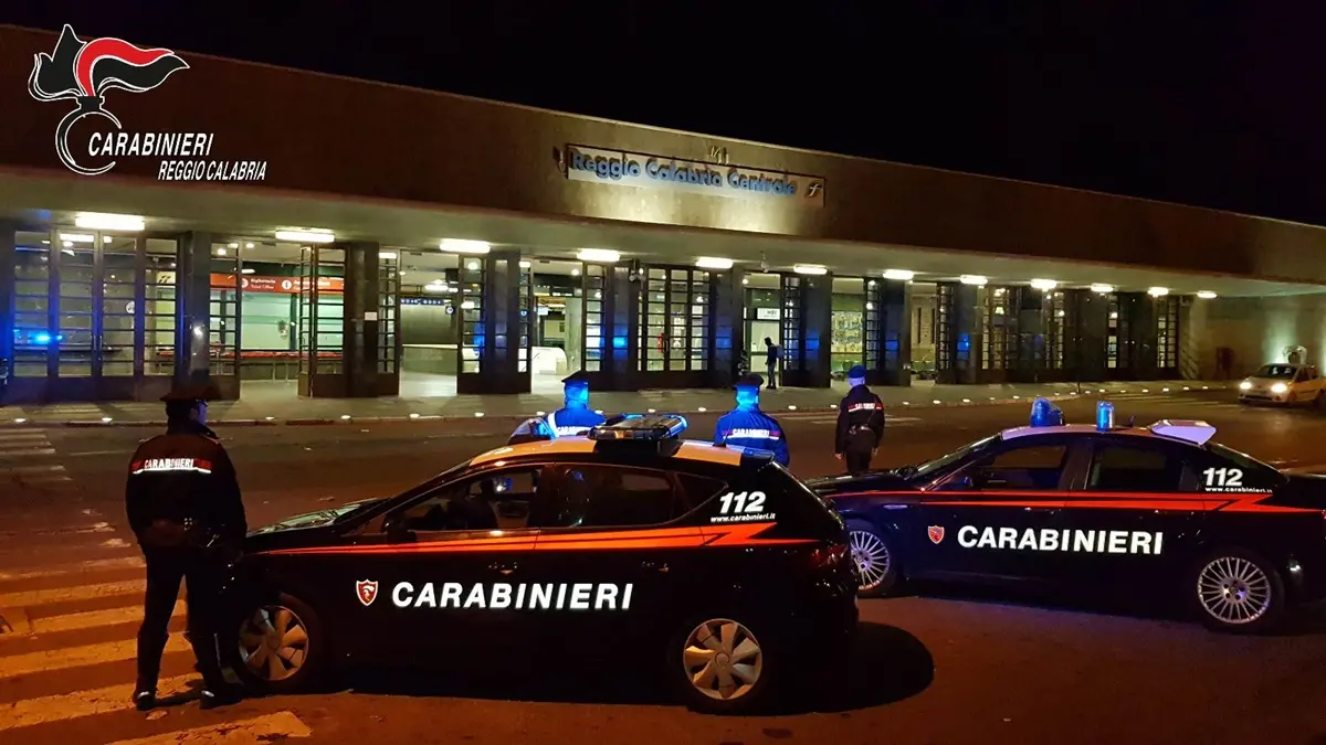 Reggio, giro di prostituzione a Piazza Garibaldi: il Gip dispone 6 arresti