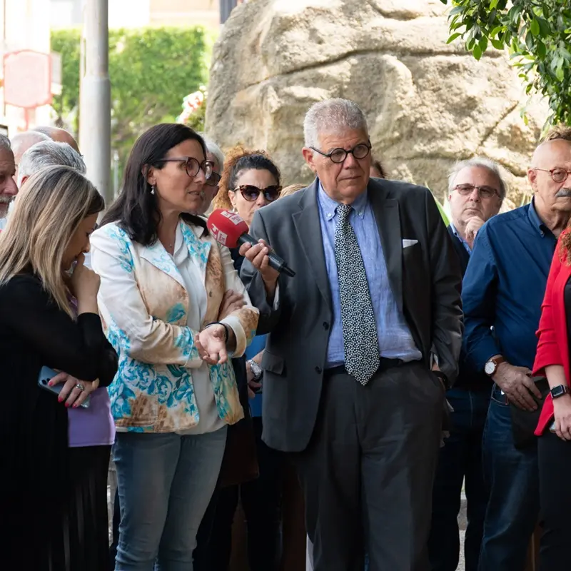 Villa San Giovanni, la città con il sindaco Caminiti: «L'atto indegno ha colpito anche noi» FOTOGALLERY