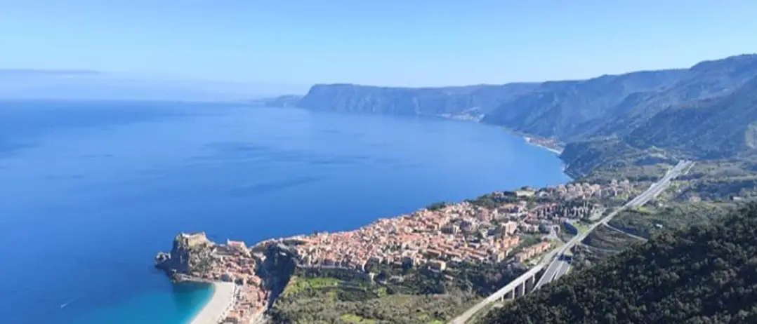 Scilla straordinaria, tra miti e leggende una perla racchiusa da mare e monti