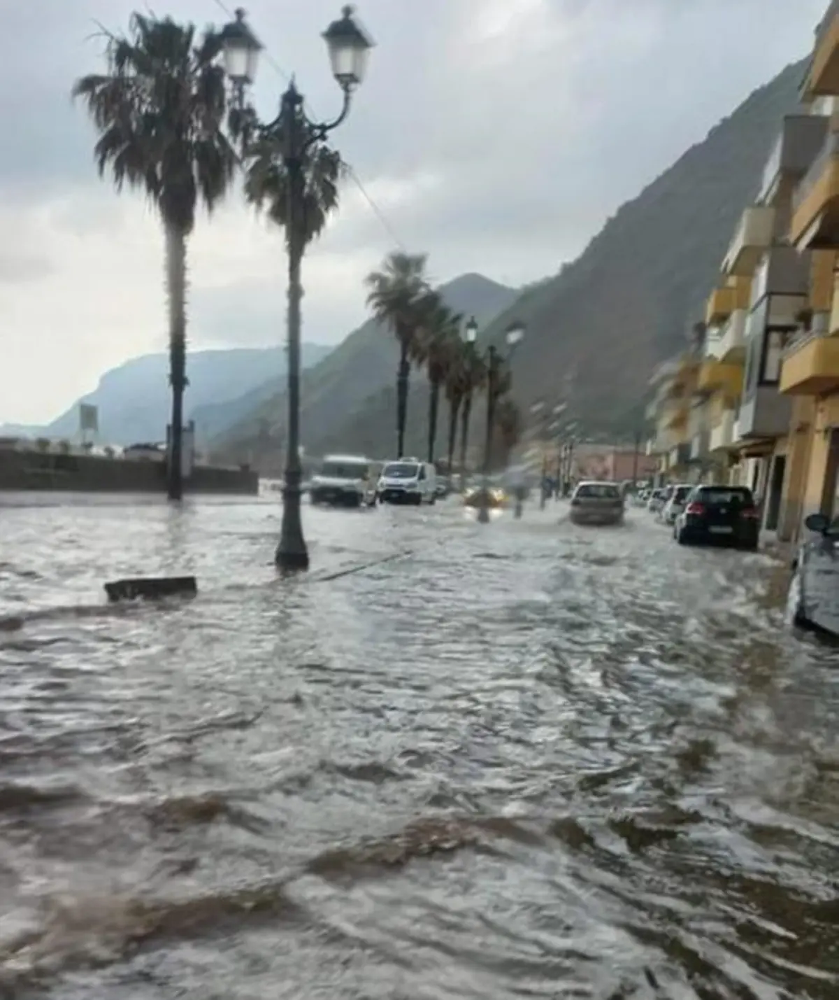 Bagnara, le forti piogge costringono il Comune a diramare l'allerta meteo - FOTO