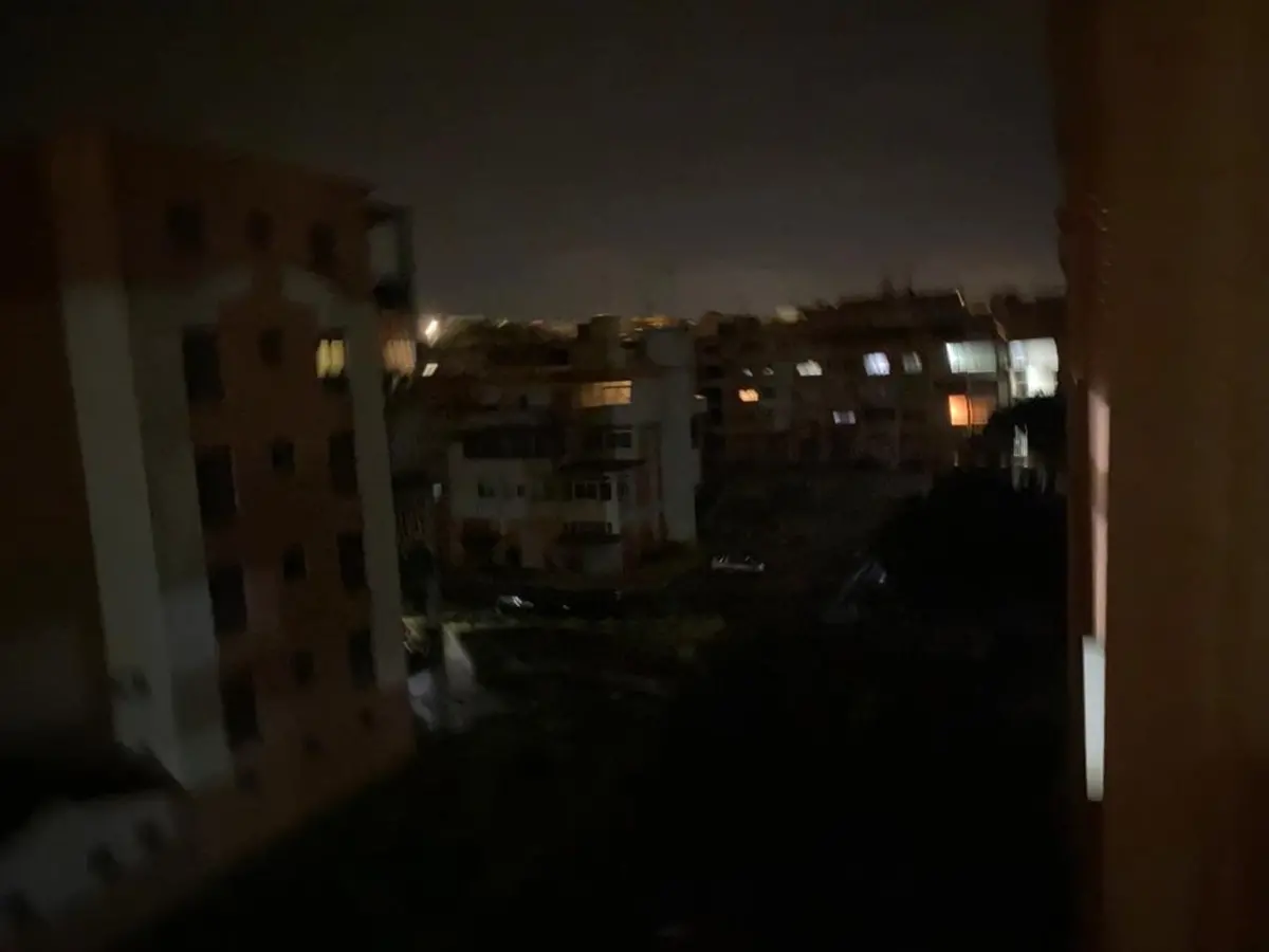 Reggio, rione Marconi ancora al buio. I residenti: «Enel interviene ma la situazione non si risolve, tutto vano»