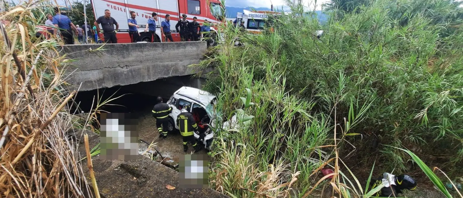 L’uscita di strada e la tragedia, la Locride piange le vittime della “curva della morte”
