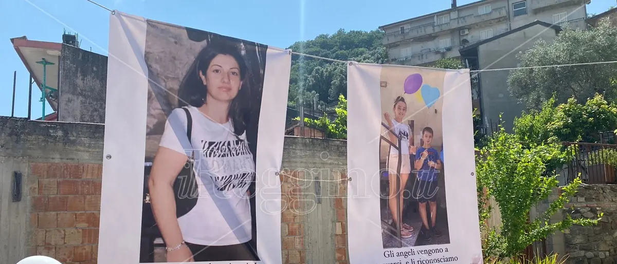 Locride, a Natile l’ultimo saluto alle tre vittime dell’incidente - FOTO