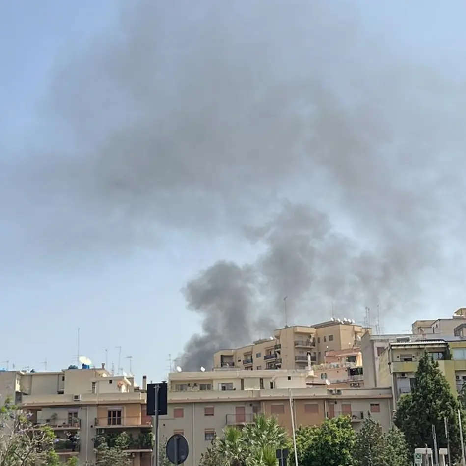 Reggio, così come l'estate iniziano gli incendi. A fuoco sterpaglie a Vito