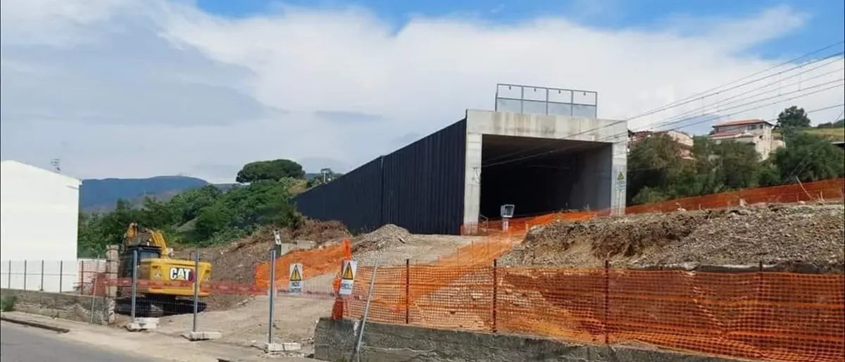 Ponte sullo Stretto, arriva Salvini e spariglia le carte. Il Pd pronto al sit-in: «Comune tratto in inganno»