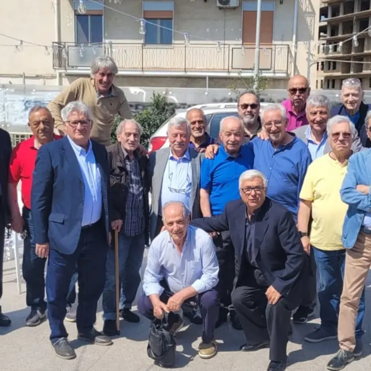 Reggio, dopo 60 anni ancora insieme i compagni di classe del seminario “Ferro”