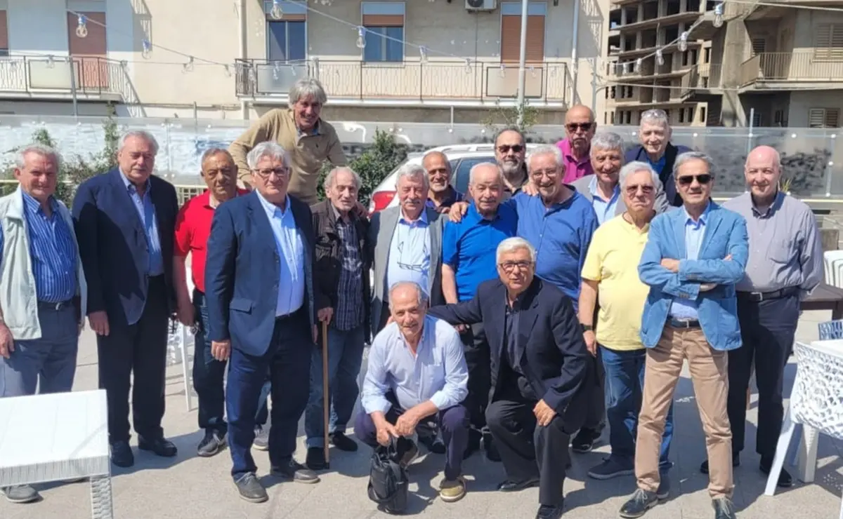 Reggio, dopo 60 anni ancora insieme i compagni di classe del seminario “Ferro”