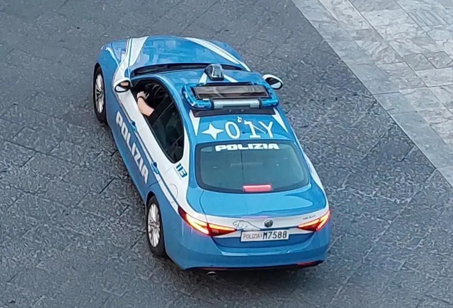 Aggredì e rapinò un'anziana a Reggio, arrestata una 54enne