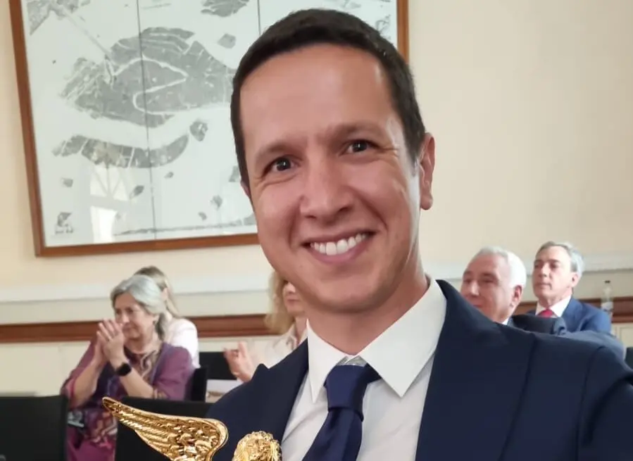 Reggio, Leone d'oro per meriti professionali a Davide Tangheró