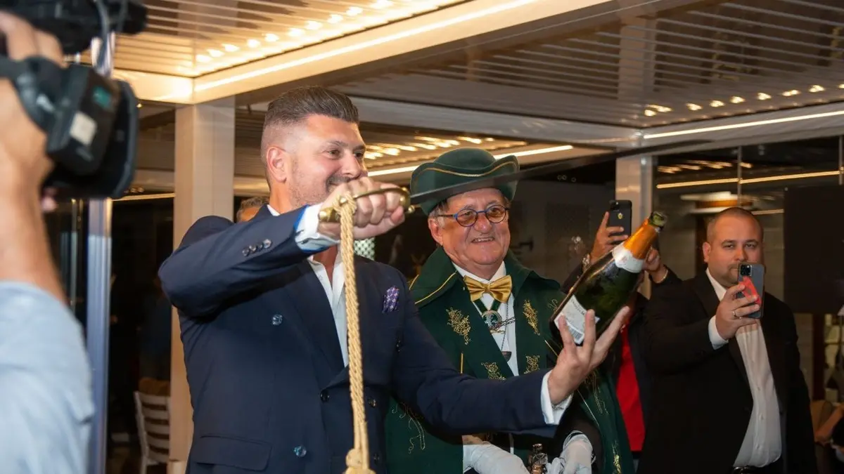 Sciabolatori da tutto il mondo per il Grand Chapitre d’Italia al Riva Restaurant. LaC Tv è il partner ufficiale