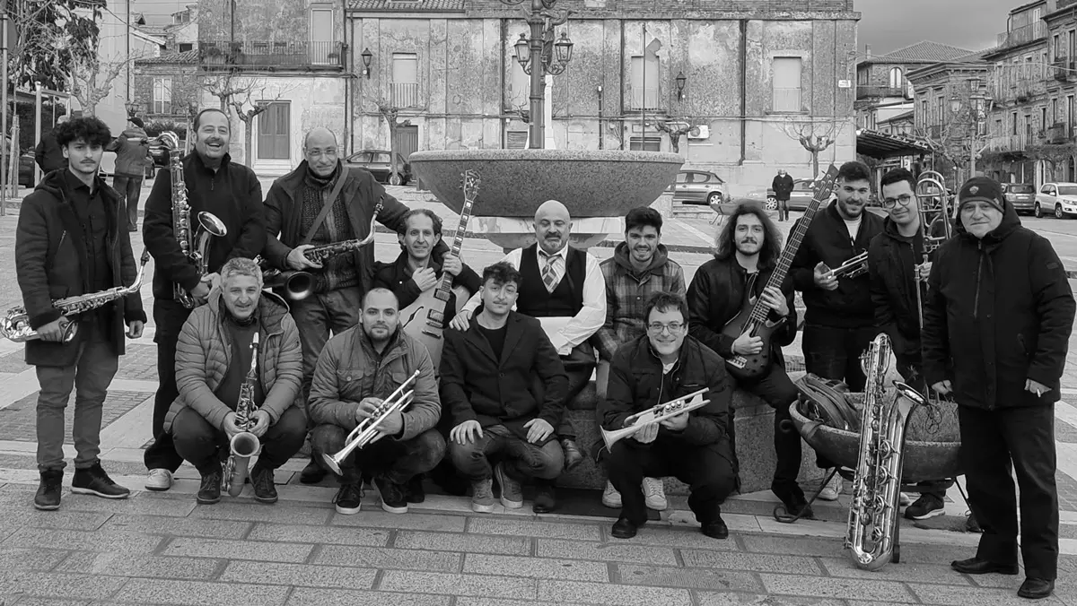 Gioia Tauro, Ama Little big band in concerto a \"Le Cisterne\"