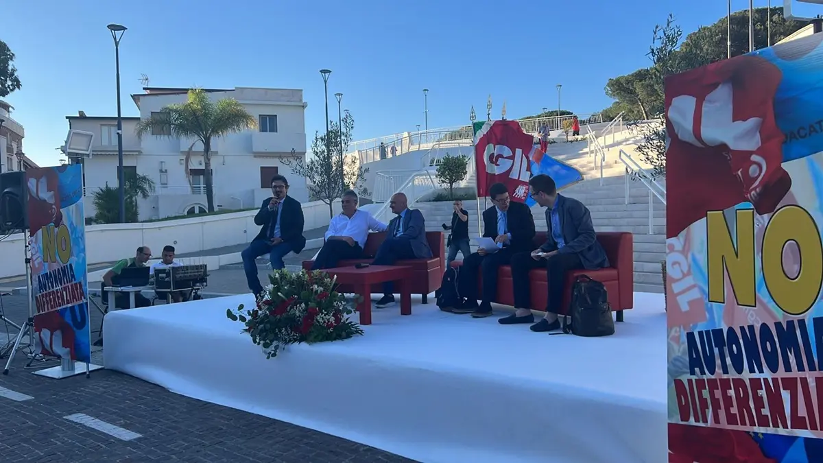 Reggio, Cgil e Uil unite per dire no all'autonomia differenziata: «Non è democrazia»