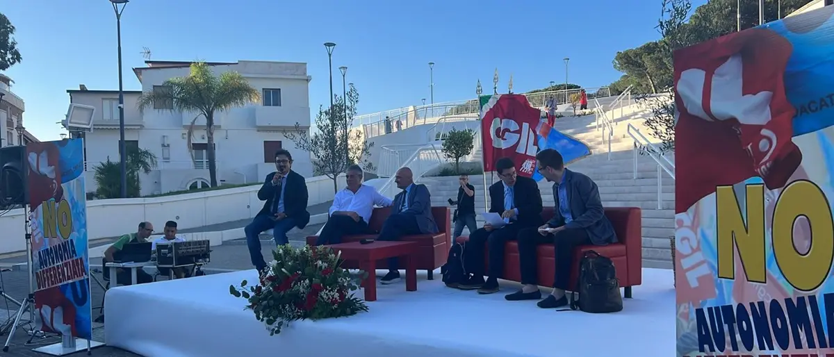 Reggio, Cgil e Uil unite per dire no all'autonomia differenziata: «Non è democrazia»