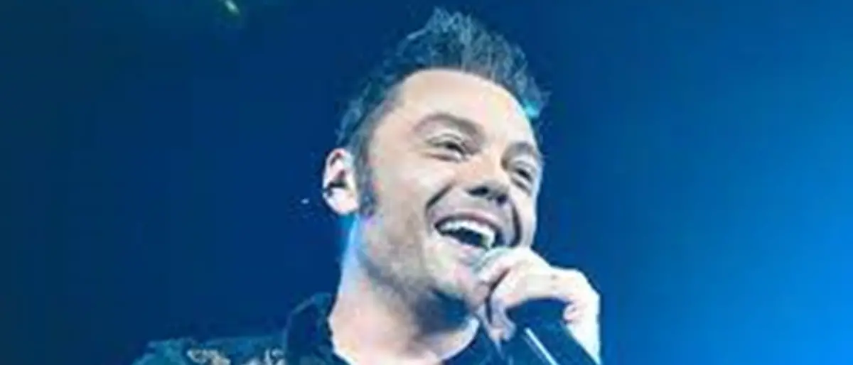 Musica, Tiziano Ferro infiamma Messina e duetta con Angelina Mango - VIDEO