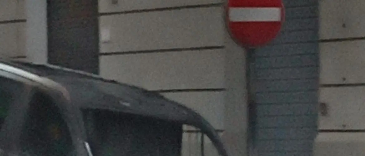 Reggio, incendiato nella notte il furgone della ditta Scevola: indaga la polizia