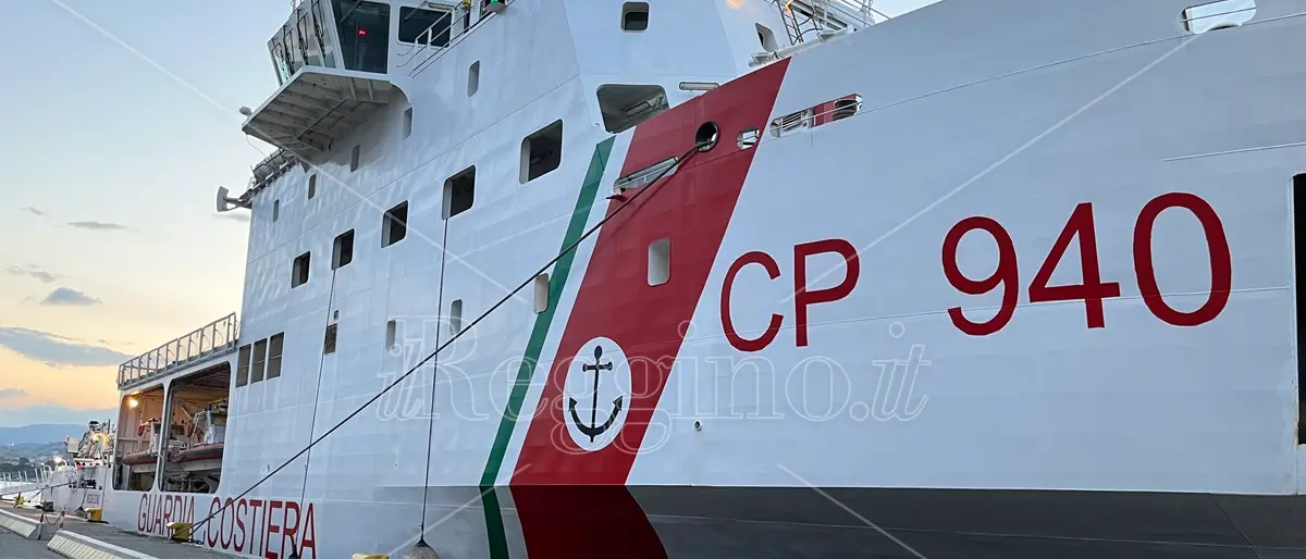 Migranti a Reggio, un bambino non sopravvive al mare: viaggiava con la madre