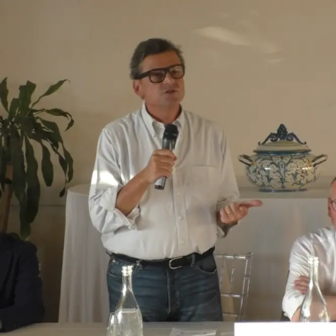 Reggio, Calenda rilancia Versace e Azione: «No ai populisti, noi siamo pragmatici»
