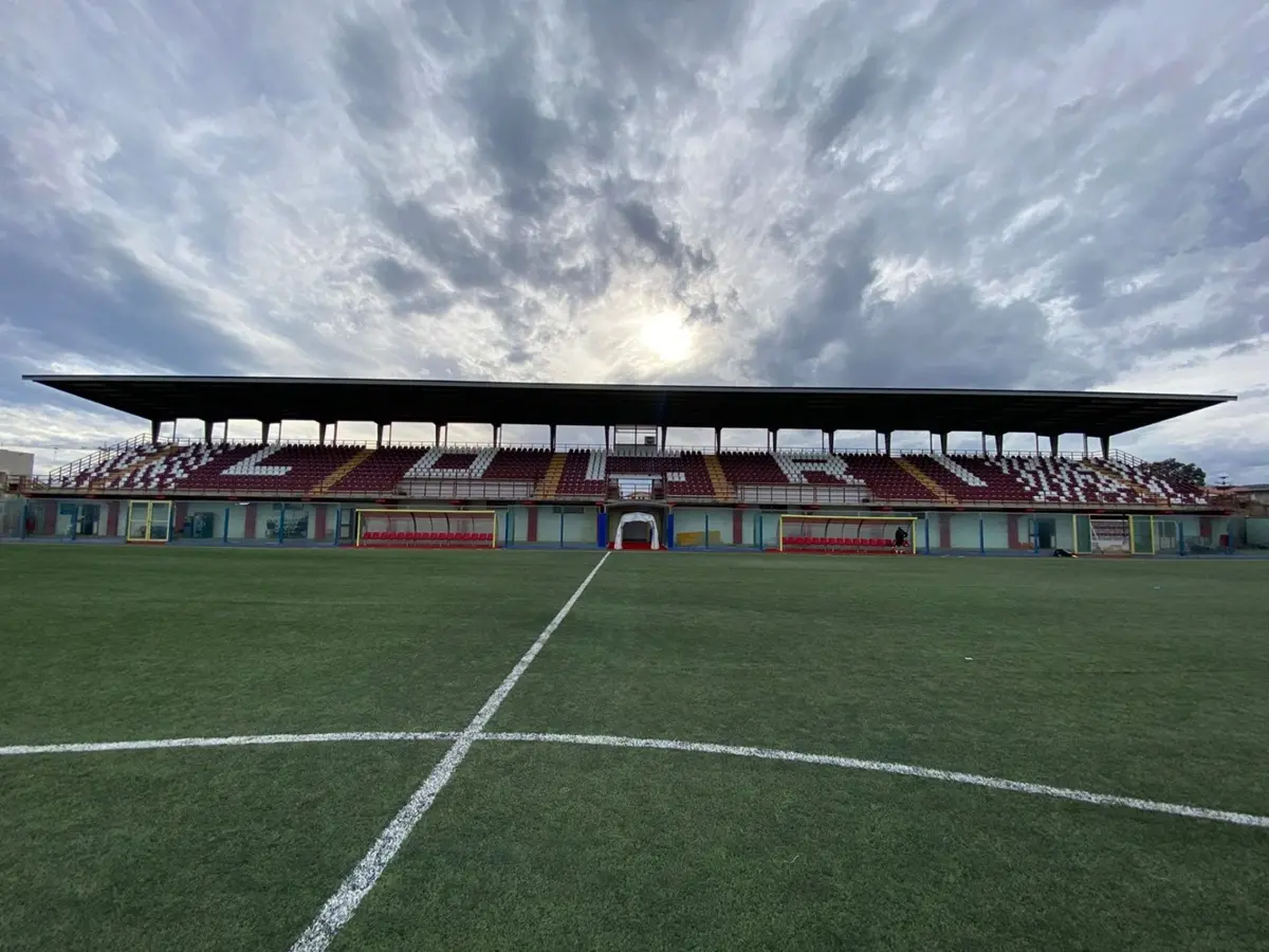 Calcio, il Locri è in vendita: la società azzera le cariche