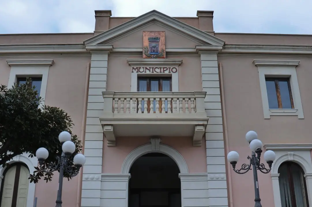 Melito Porto Salvo, coalizione progressista e commissari a confronto: focus su rifiuti, personale e finanze