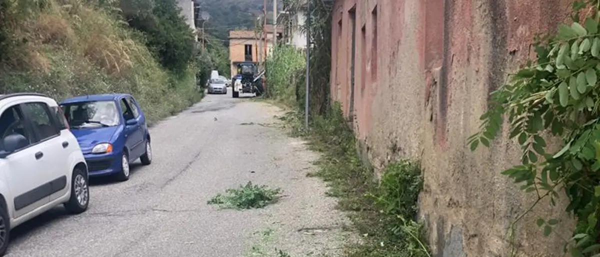 Fiumara, ripulite alcune strade grazie alla collaborazione con il neo commissario