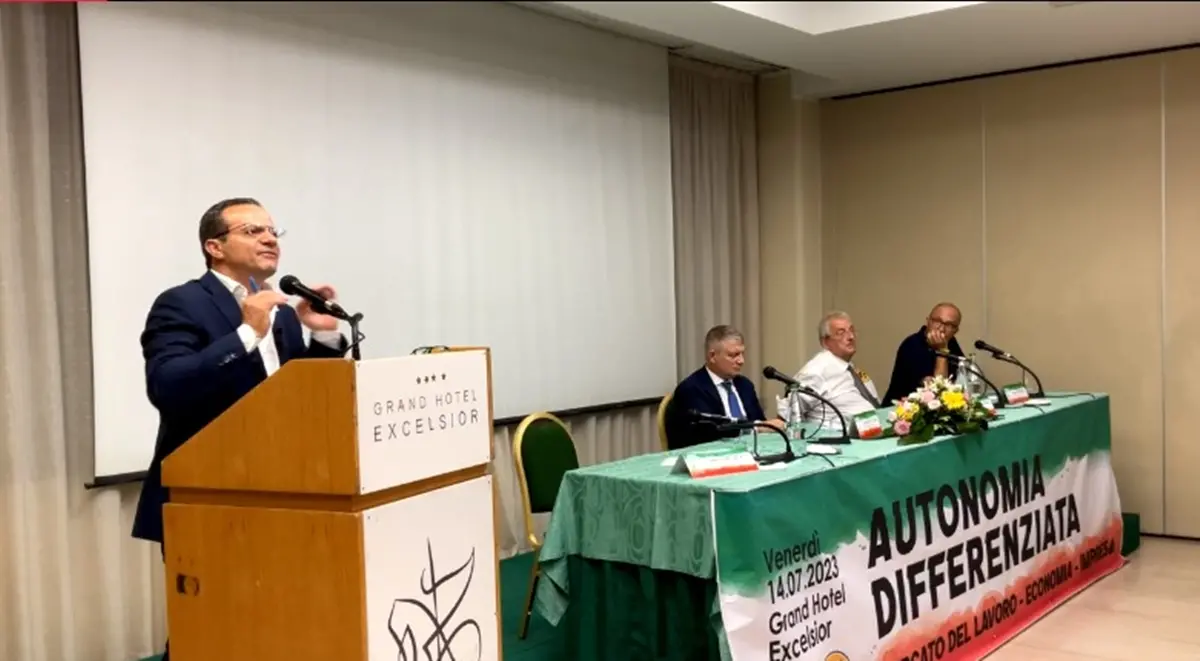 Italia viva, prove di dialogo con De Luca: «L'autonomia differenziata è un disegno criminale»