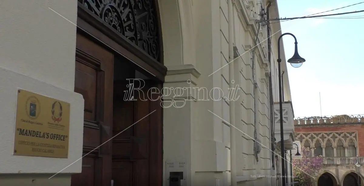 Reggio, la vicenda del Mandela’s Office in stallo da un anno per un allaccio dell’acqua