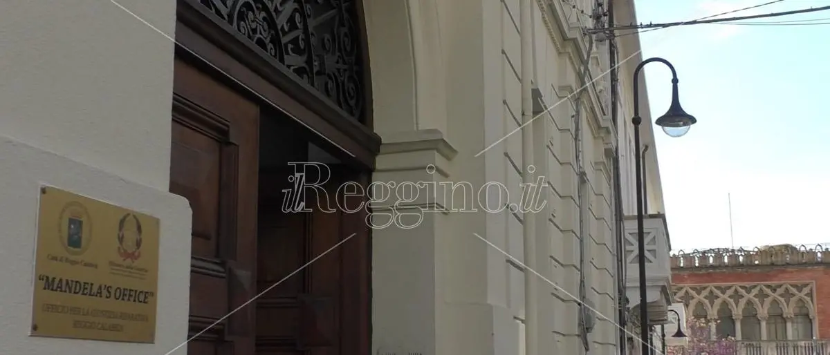 Reggio, la vicenda del Mandela’s Office in stallo da un anno per un allaccio dell’acqua