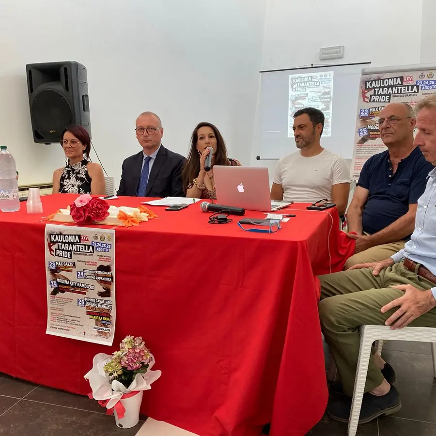 Caulonia, la tarantella e il festival delle polemiche. Bonelli: «Pride? Vi spiego perché»
