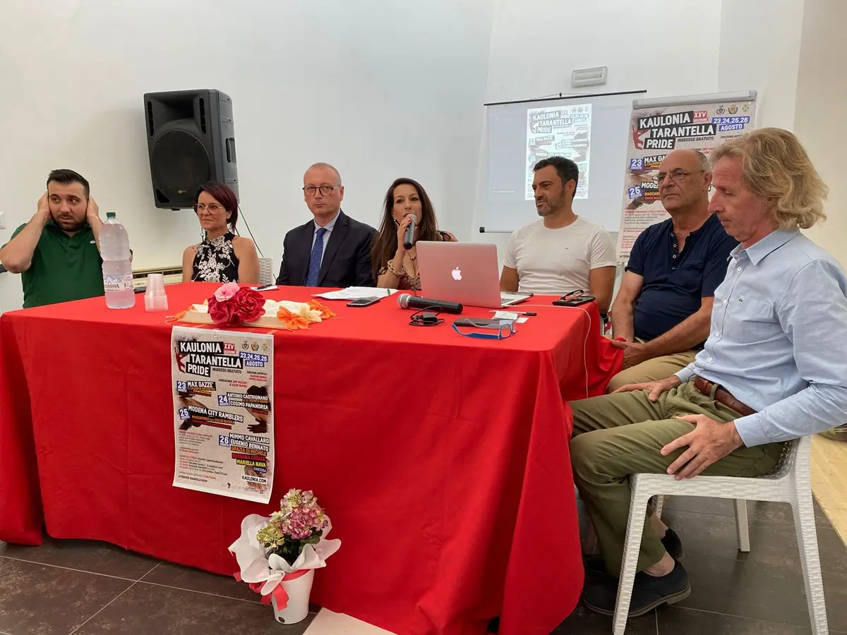 Caulonia, la tarantella e il festival delle polemiche. Bonelli: «Pride? Vi spiego perché»