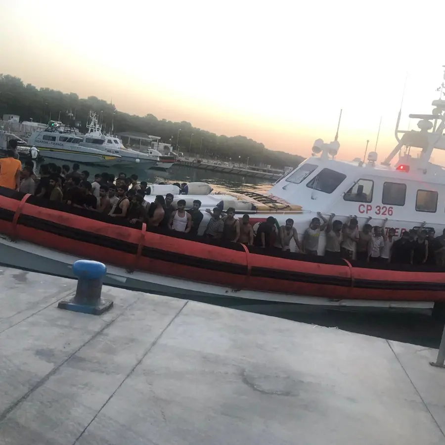 Roccella, 106 migranti soccorsi a 95 miglia dalla costa