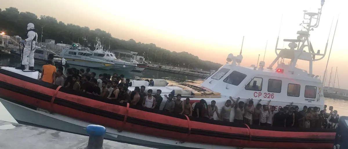 Roccella, 106 migranti soccorsi a 95 miglia dalla costa